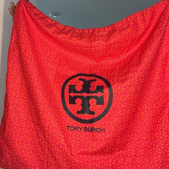 NWT Tory Burch Bombe Tote Tan with dust bag - Picture 14 of 14